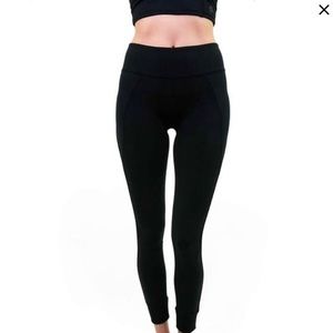 Satva Sustainable Leggings - NWT - XS Black